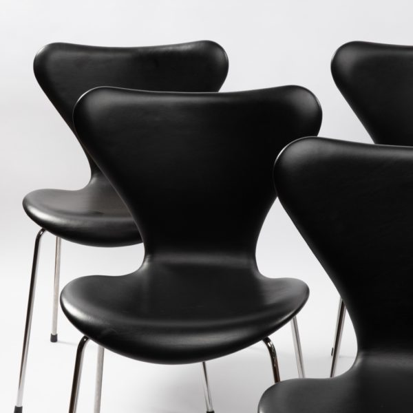 Series 7 3107 Chairs Unforget Xxth Century Decorative Arts