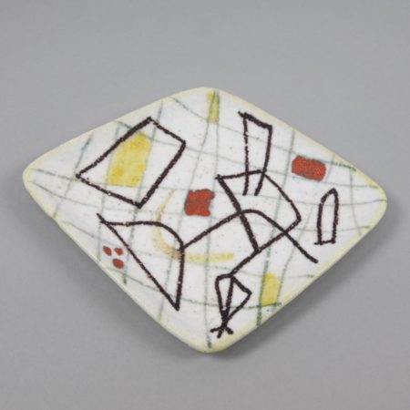 Freeform ceramic plate with abstract decor by Guido Gambone -img01