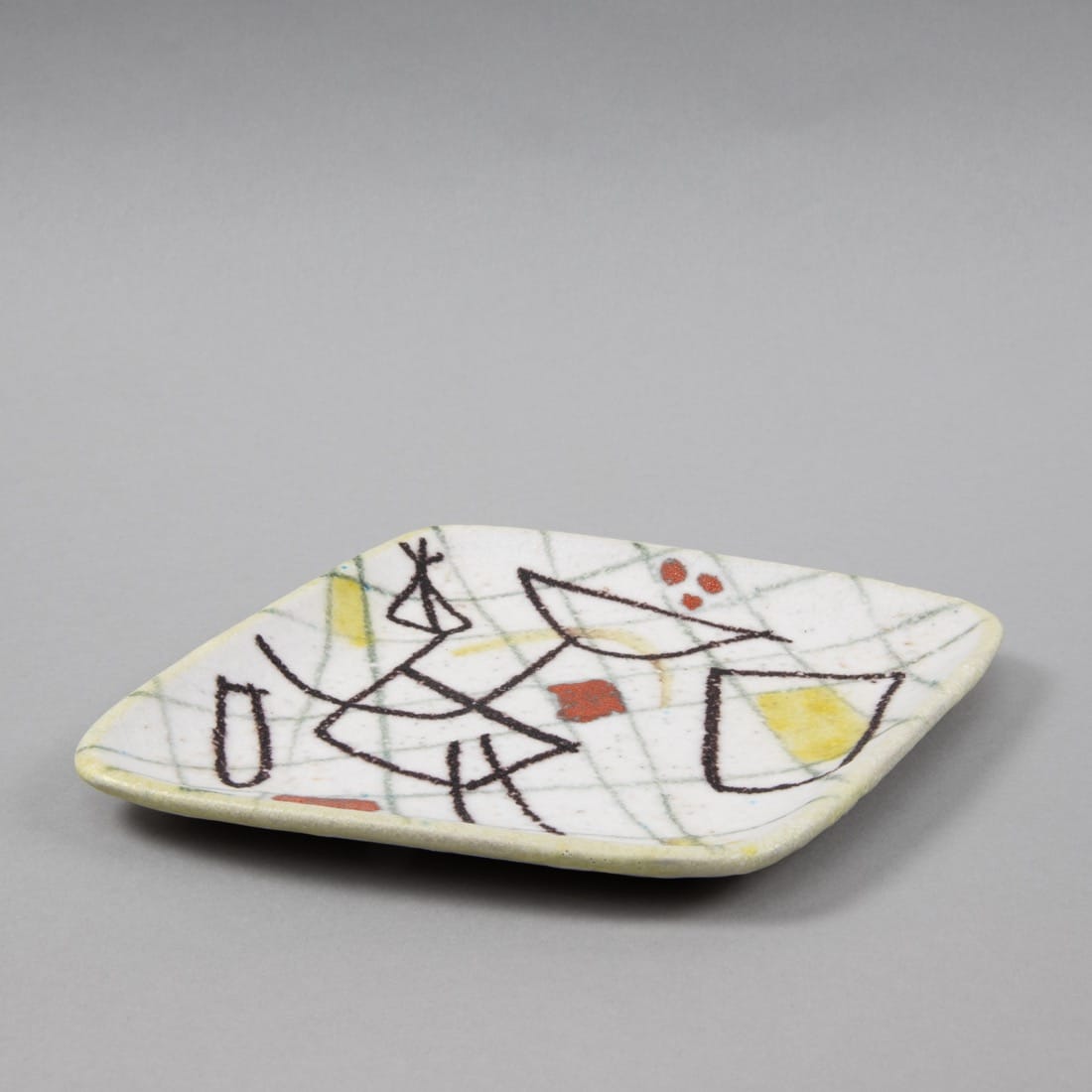 Freeform ceramic plate with abstract decor by Guido Gambone -img03