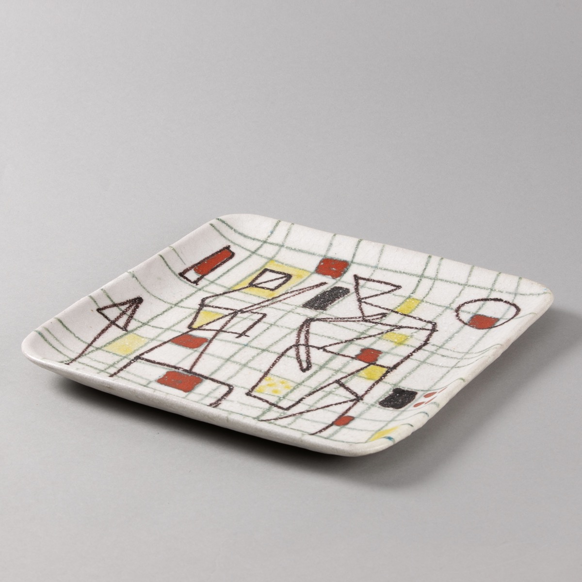 ceramic plate with abstract decor by Guido Gambione - img01