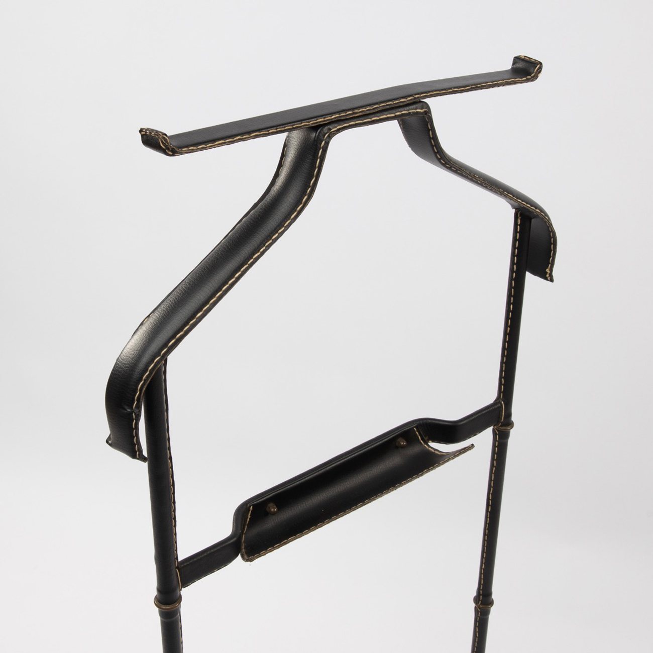 Mute Valet by Jacques Adnet - img05