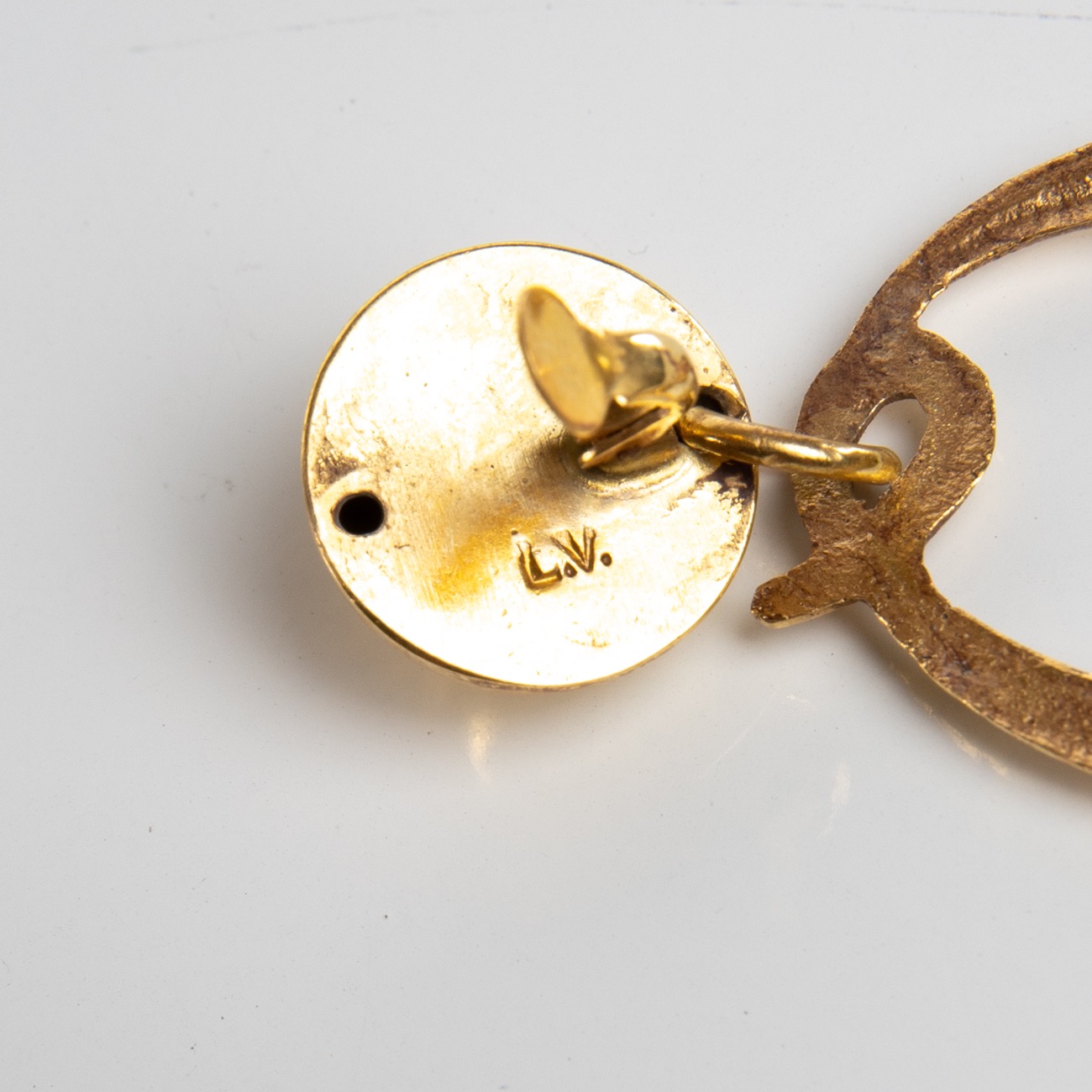 O comme oreille pair of earrings in gilded bronze Line Vautrin France - 02