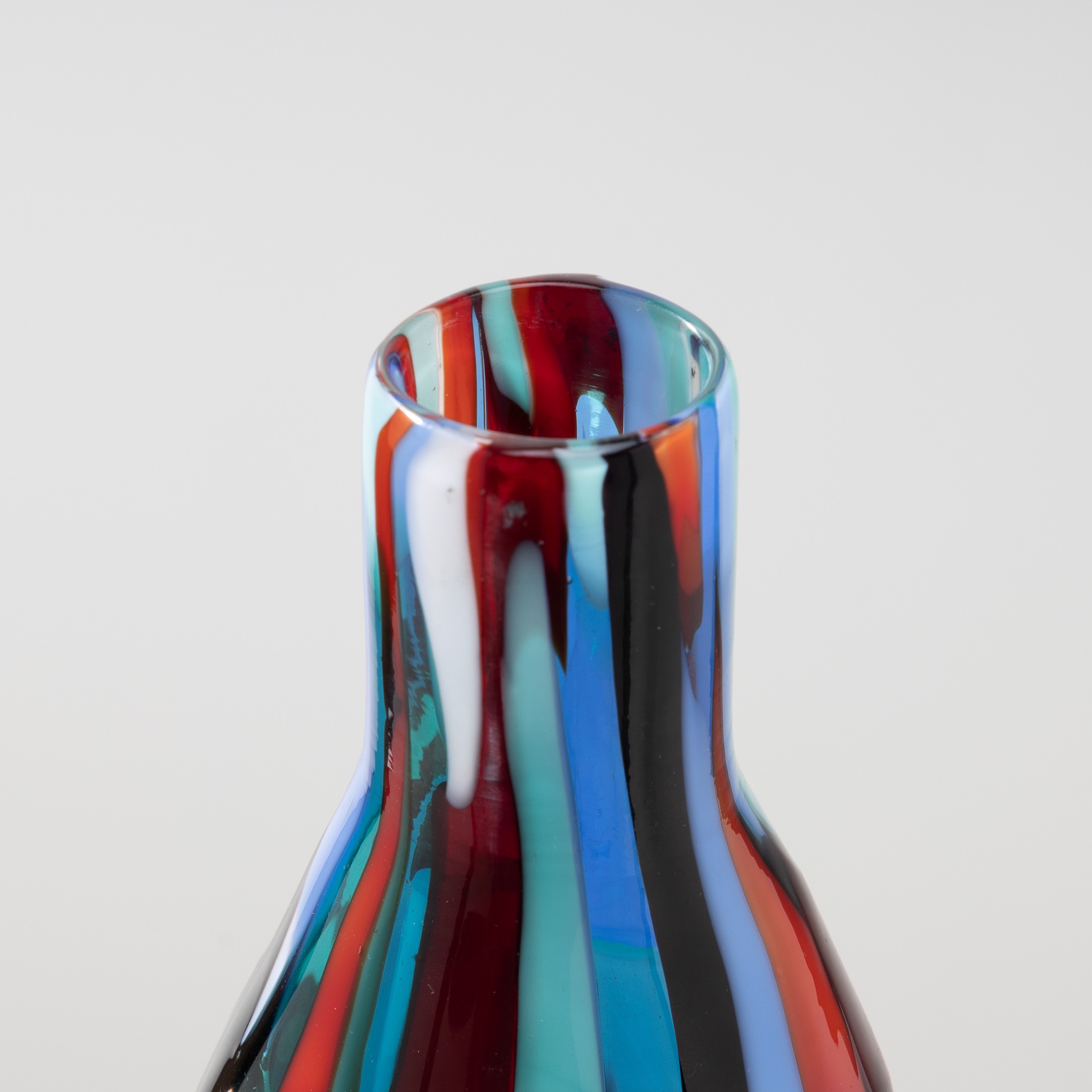 Pezzato arlechino bottle shaped vase by Fulvio Bianconi - model 4319 - Venini Murano - Italy -06