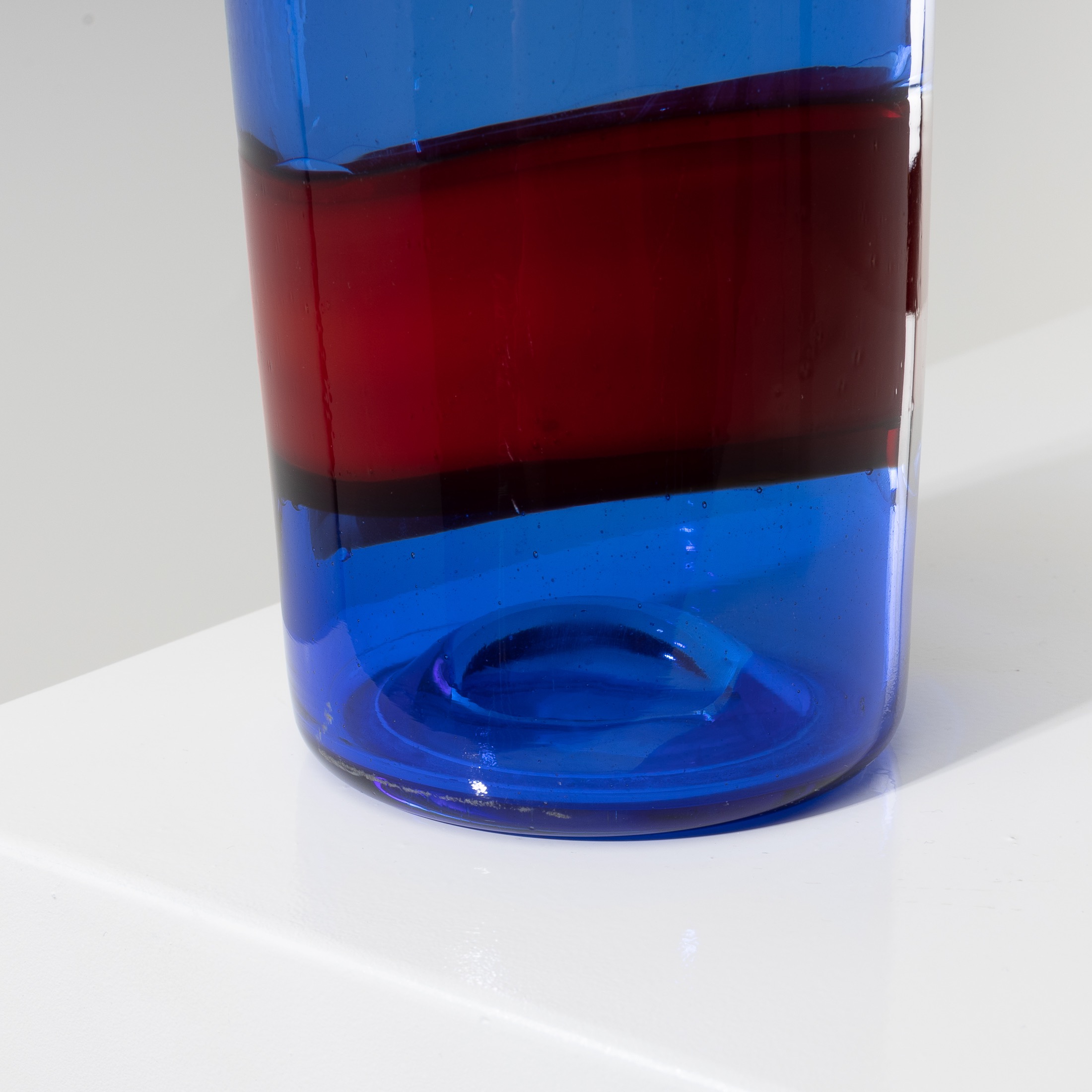 UE11_63 a Fasce orizzontali (model number 4315), blown red and blue Fulvio Bianconi Venini-3