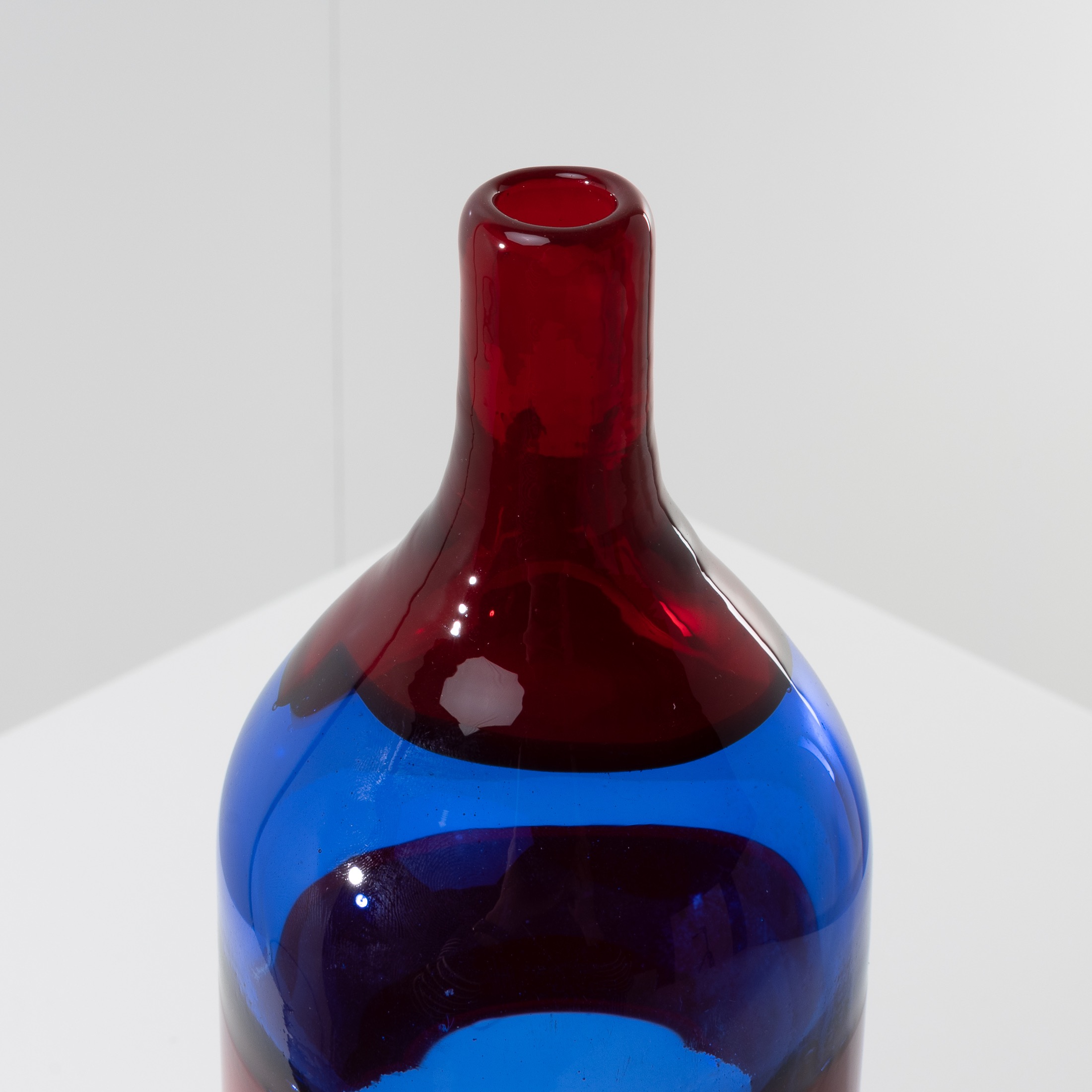UE11_63 a Fasce orizzontali (model number 4315), blown red and blue Fulvio Bianconi Venini-4