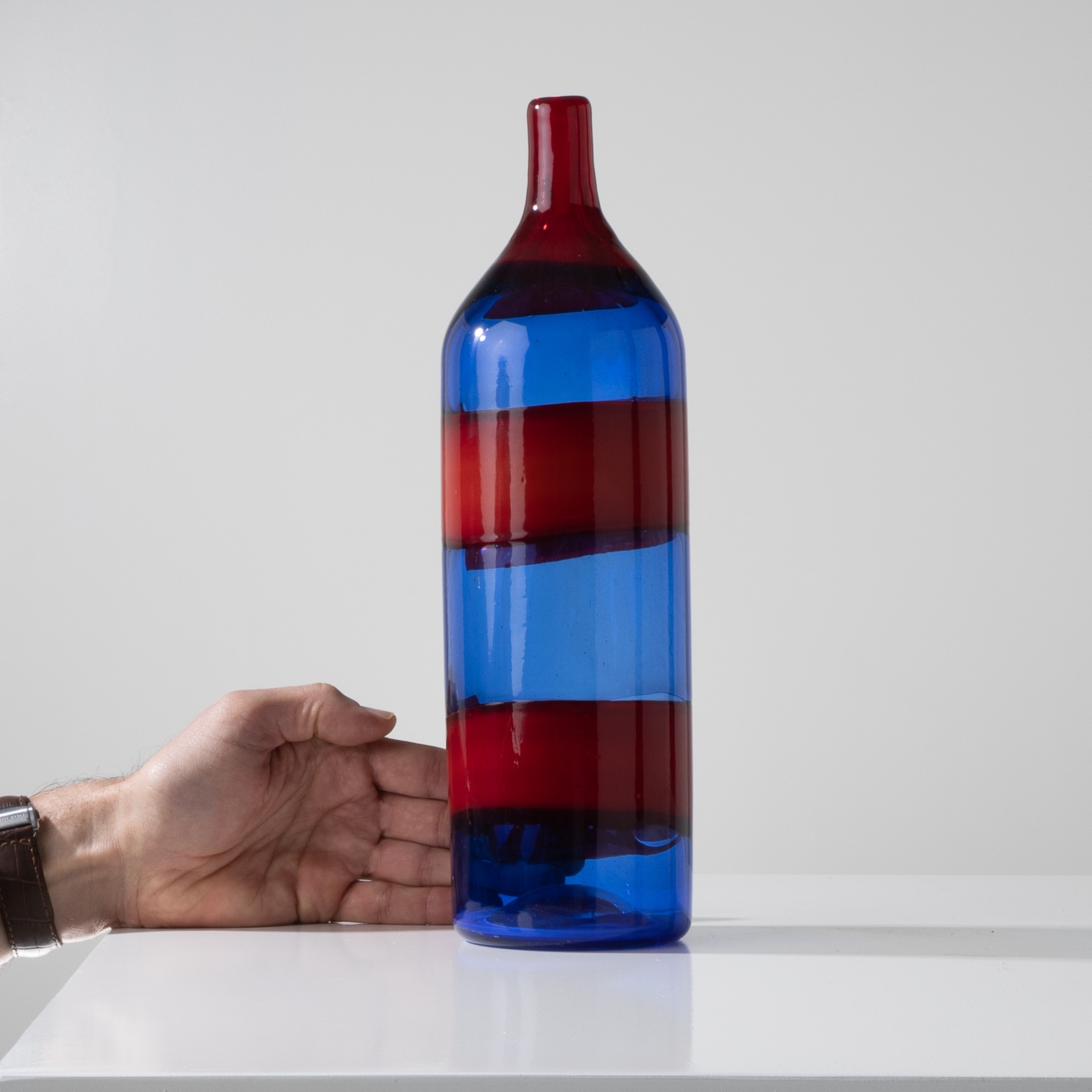 UE11_63 a Fasce orizzontali (model number 4315), blown red and blue Fulvio Bianconi Venini-7