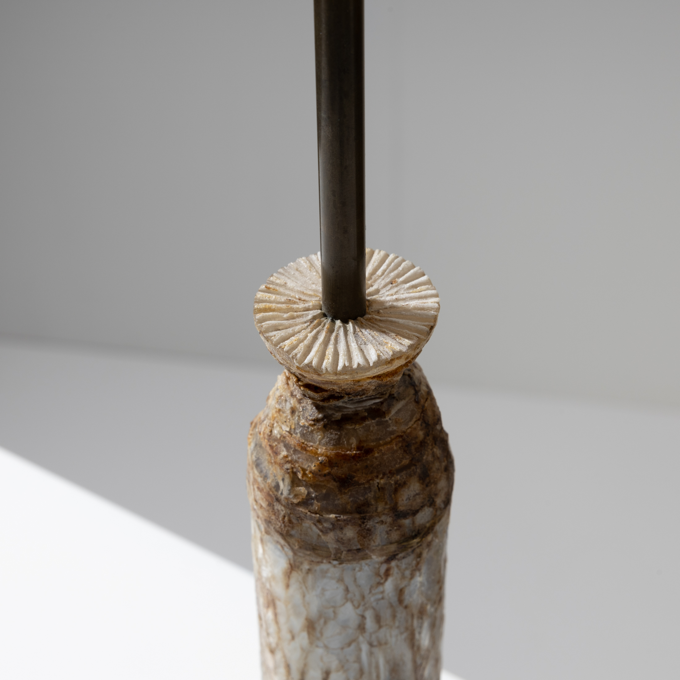 UF03_14 Lampe Fleur Talosel table lamp Line Vautrin -6