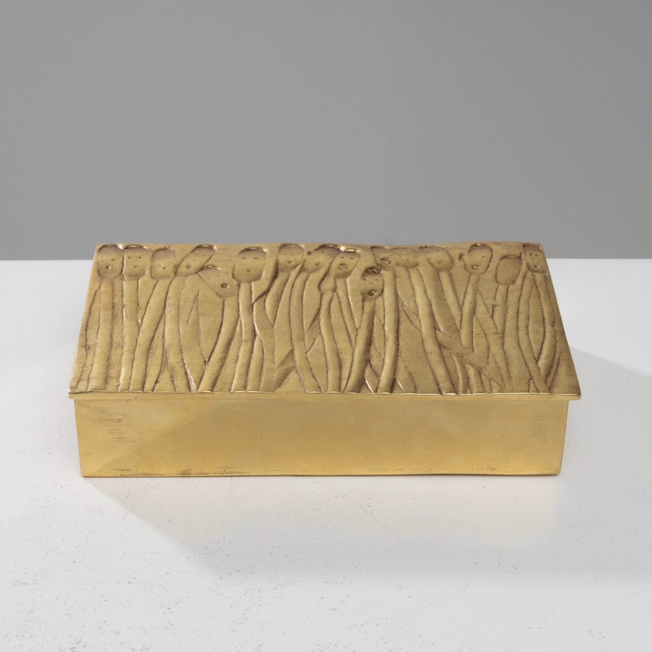 Les roseaux à visage humain gilt bronze box -04