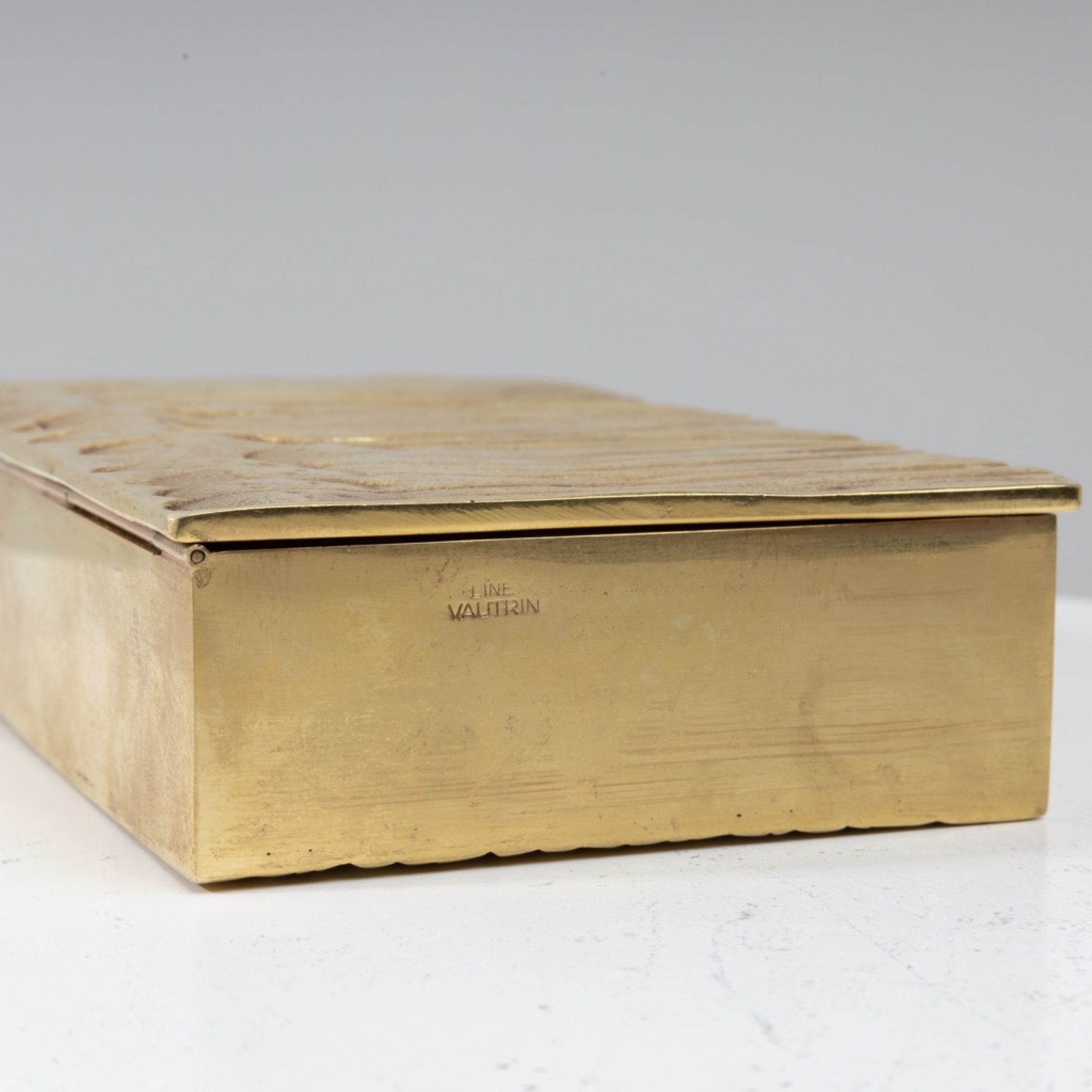 Les roseaux à visage humain gilt bronze box -07