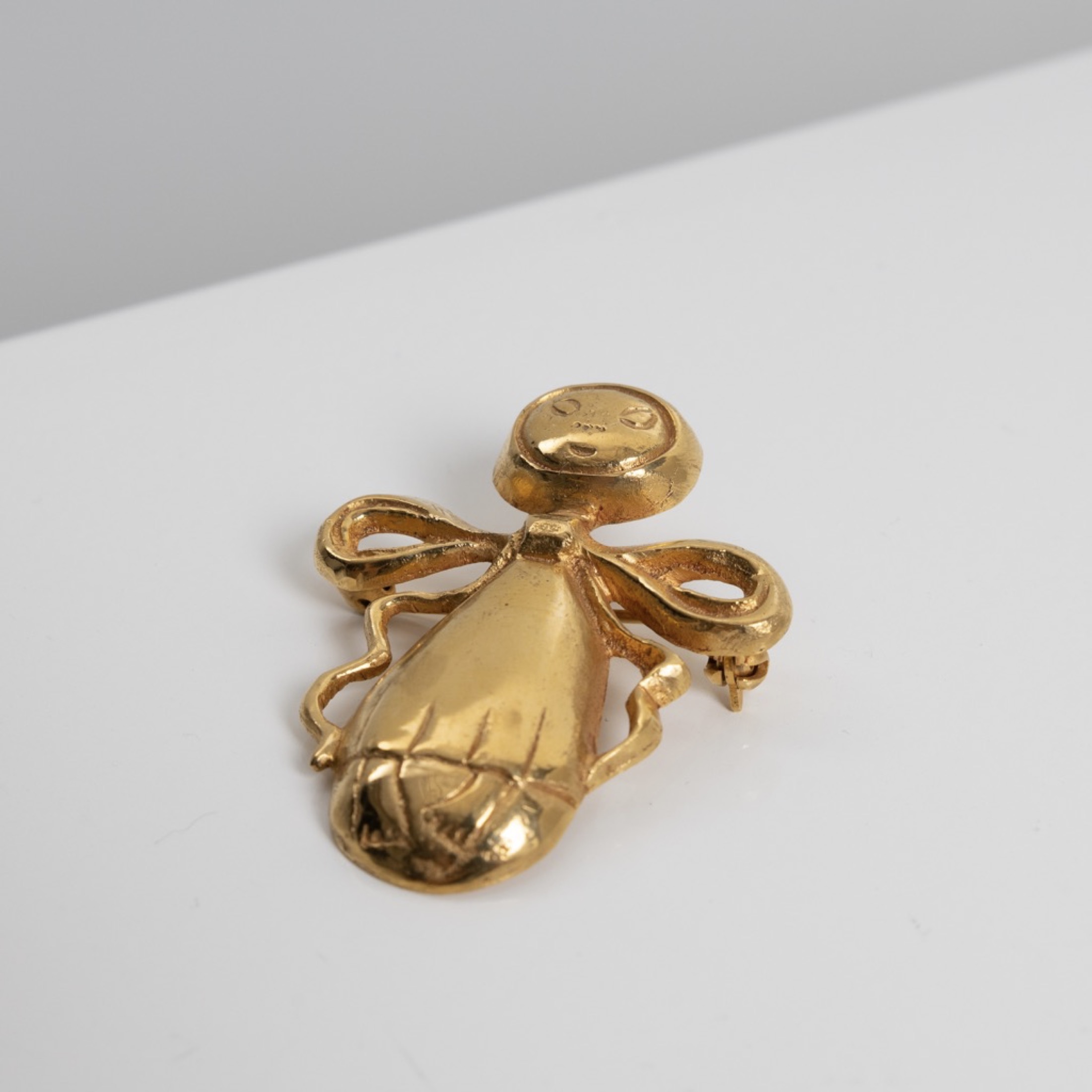 ZF21 L'abeille hybride brooch Line Vautrin-3