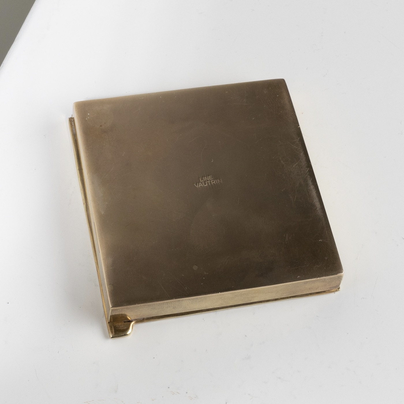 UF09_50 Je t'aime beaucoup gilt bronze compact Line Vautrin
