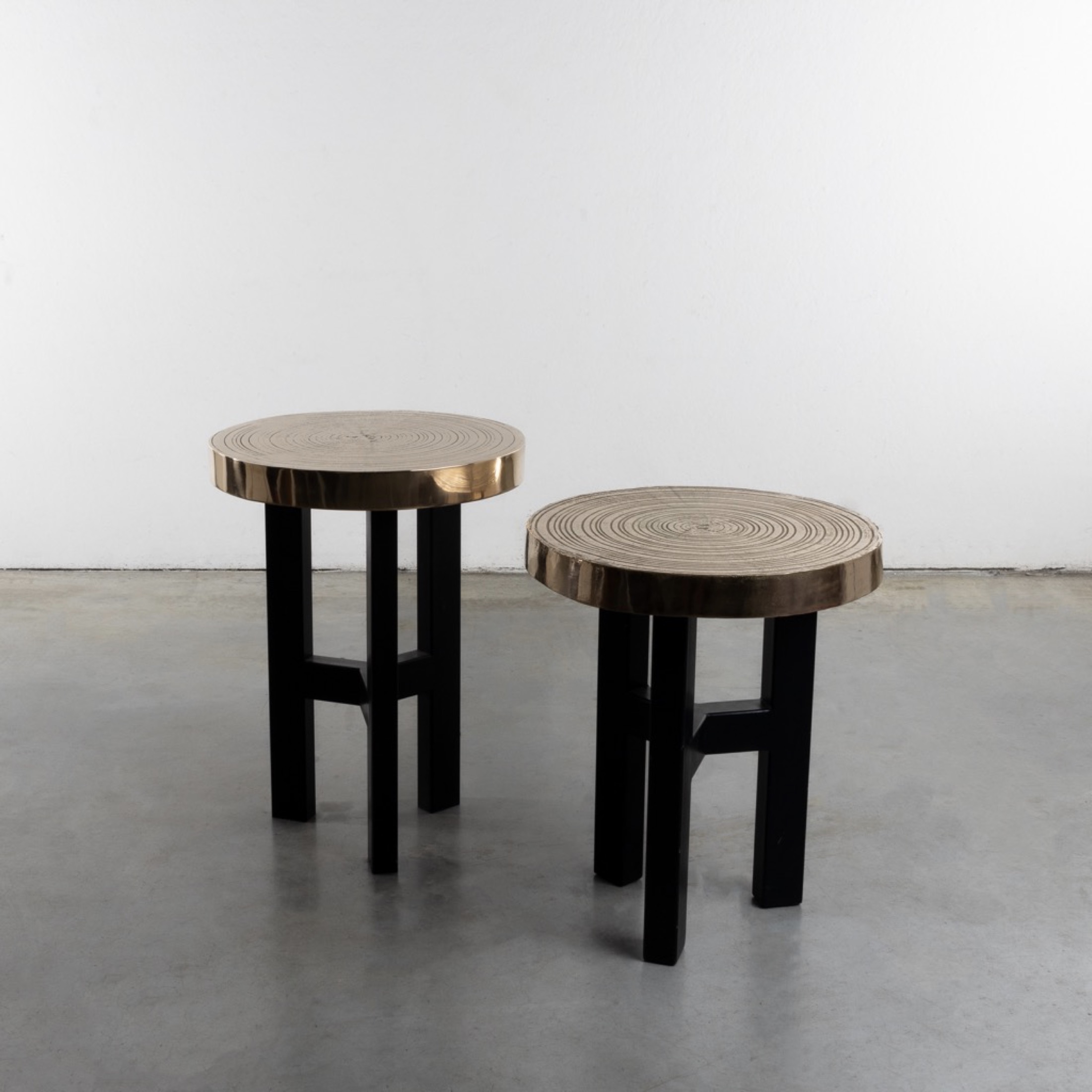 Goutte d'eau (teardrop) by Ado Chale - Pair of high tables or pedestal tables in cast bronze