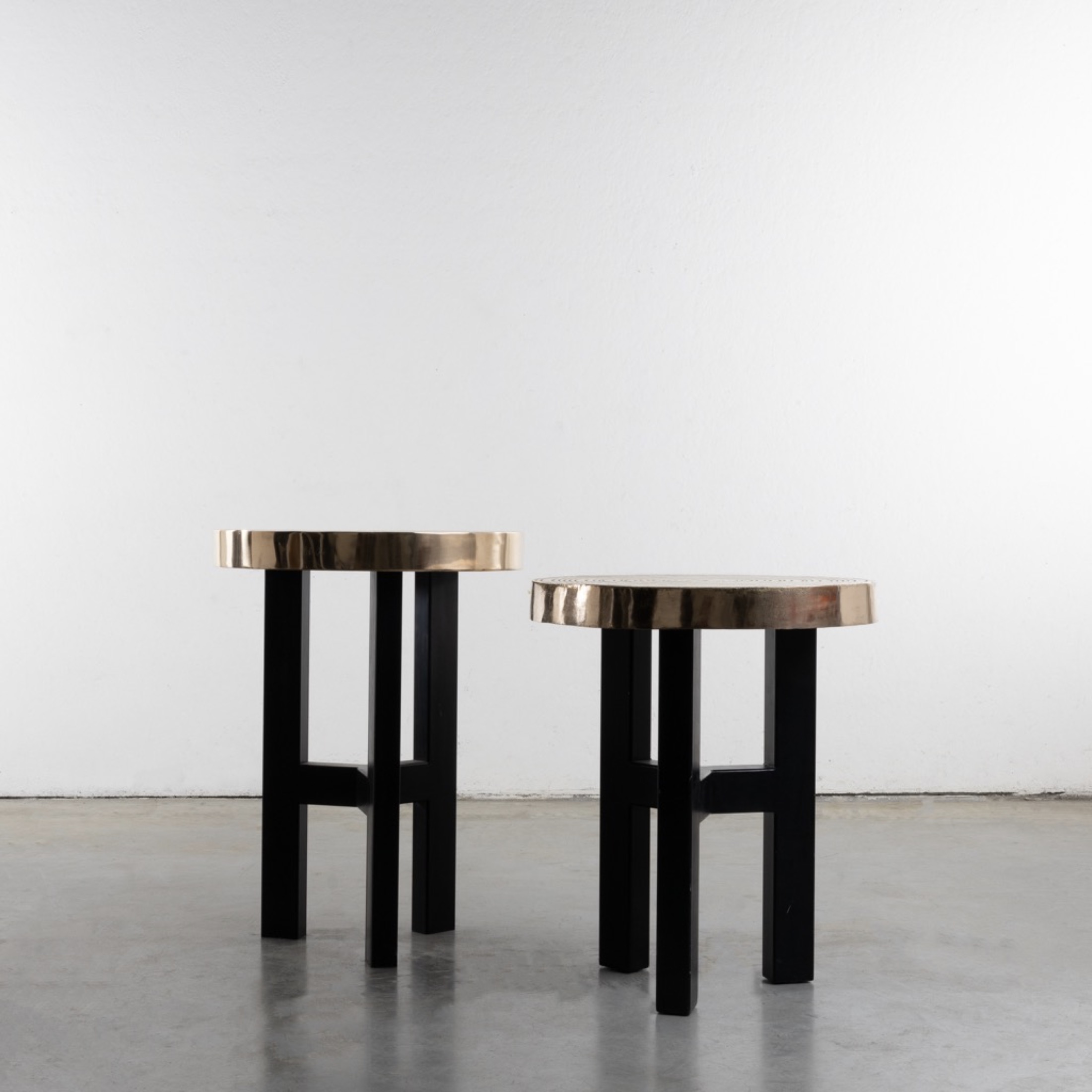 Goutte d'eau (teardrop) by Ado Chale - Pair of high tables or pedestal tables in cast bronze