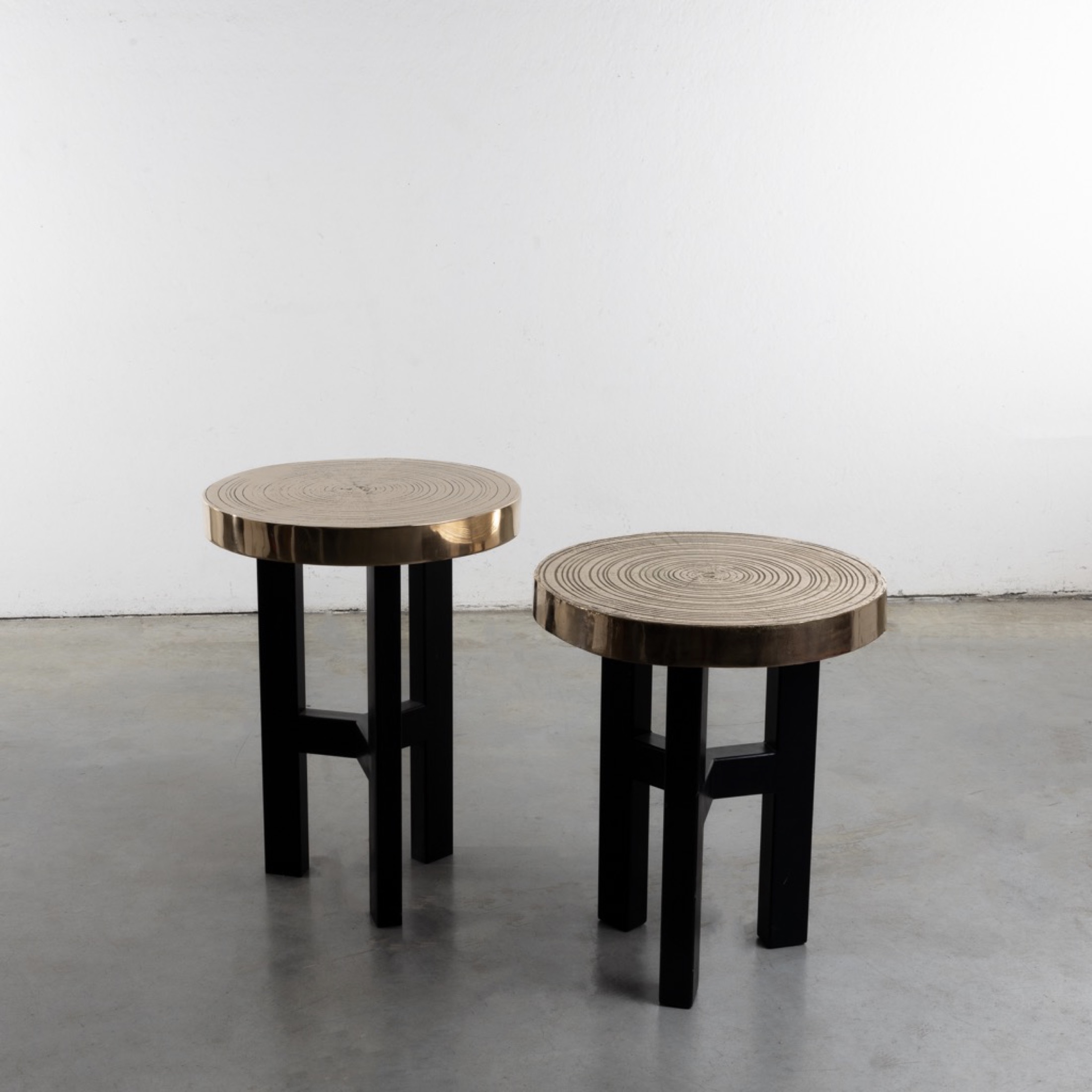 Goutte d'eau (teardrop) by Ado Chale - Pair of high tables or pedestal tables in cast bronze
