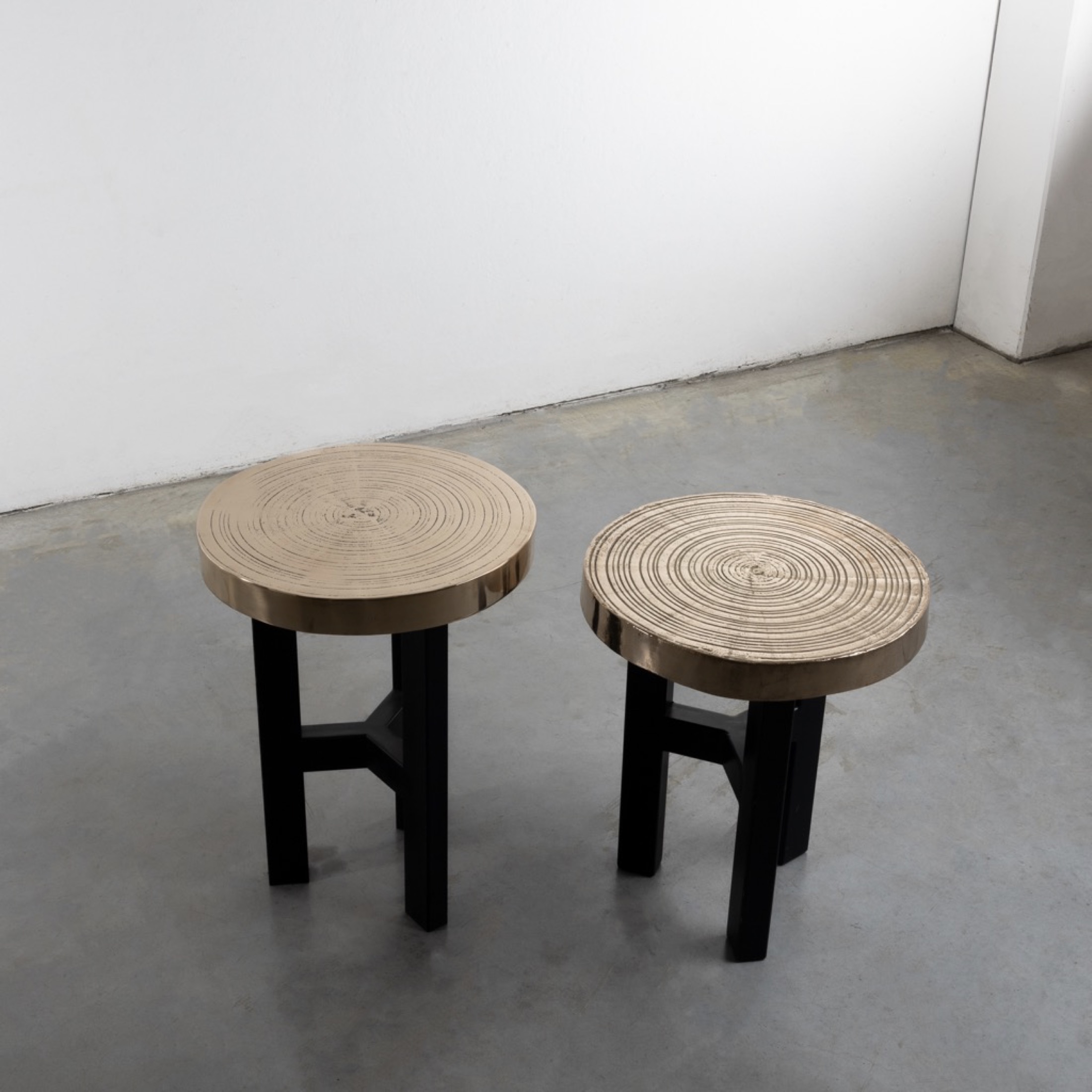 Goutte d'eau (teardrop) by Ado Chale - Pair of high tables or pedestal tables in cast bronze
