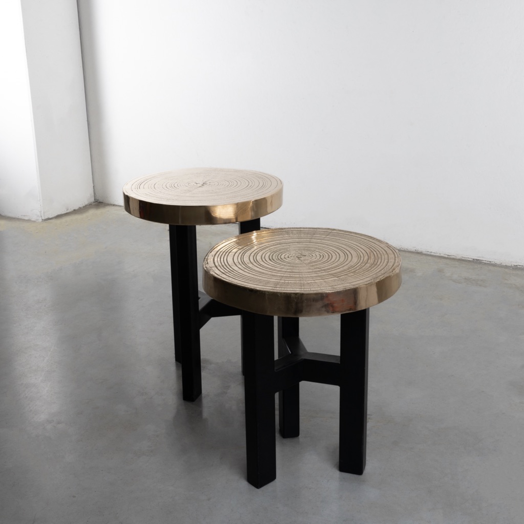 Goutte d'eau (teardrop) by Ado Chale - Pair of high tables or pedestal tables in cast bronze