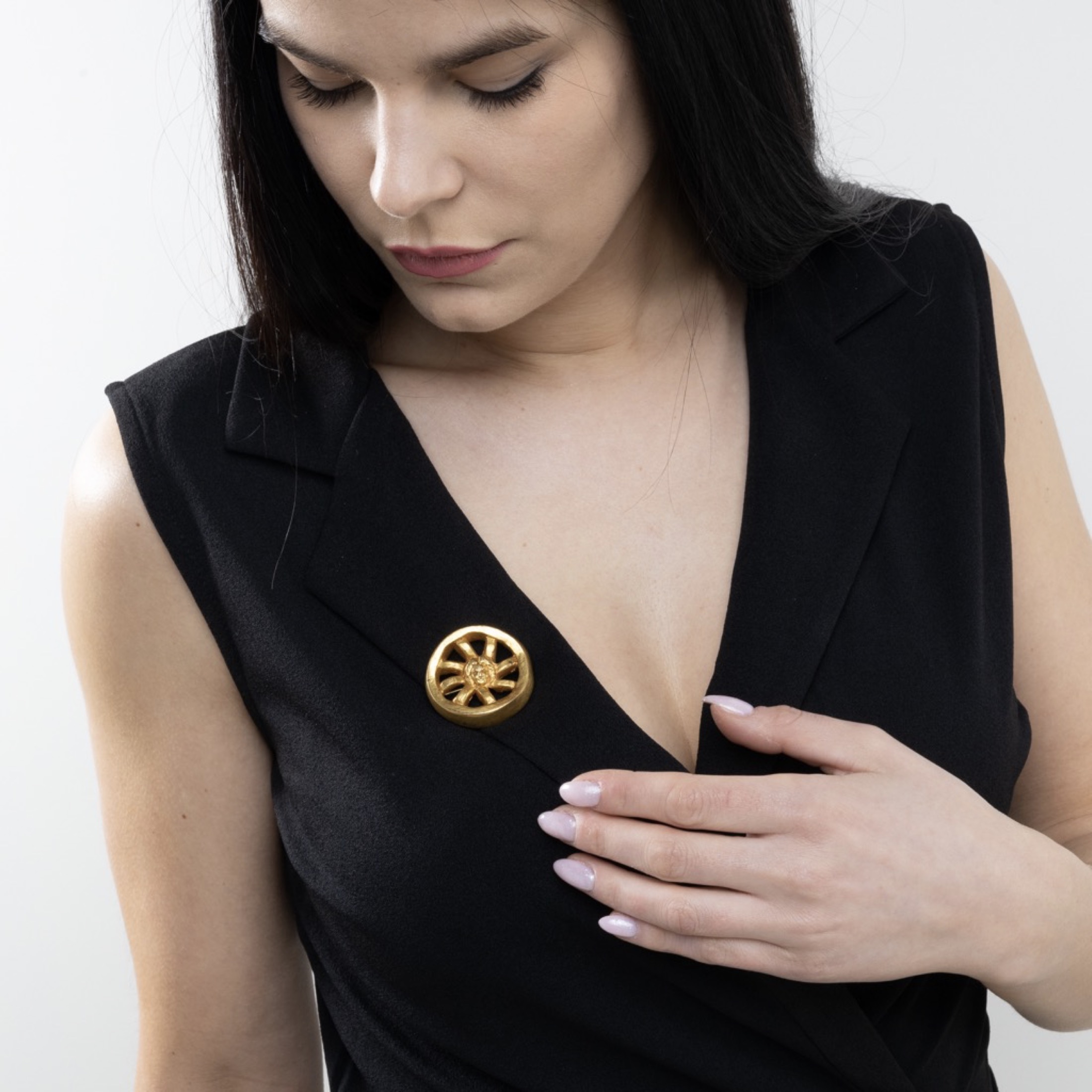 The Wheel of the Sun Line Vautrin brooch - IMG_003