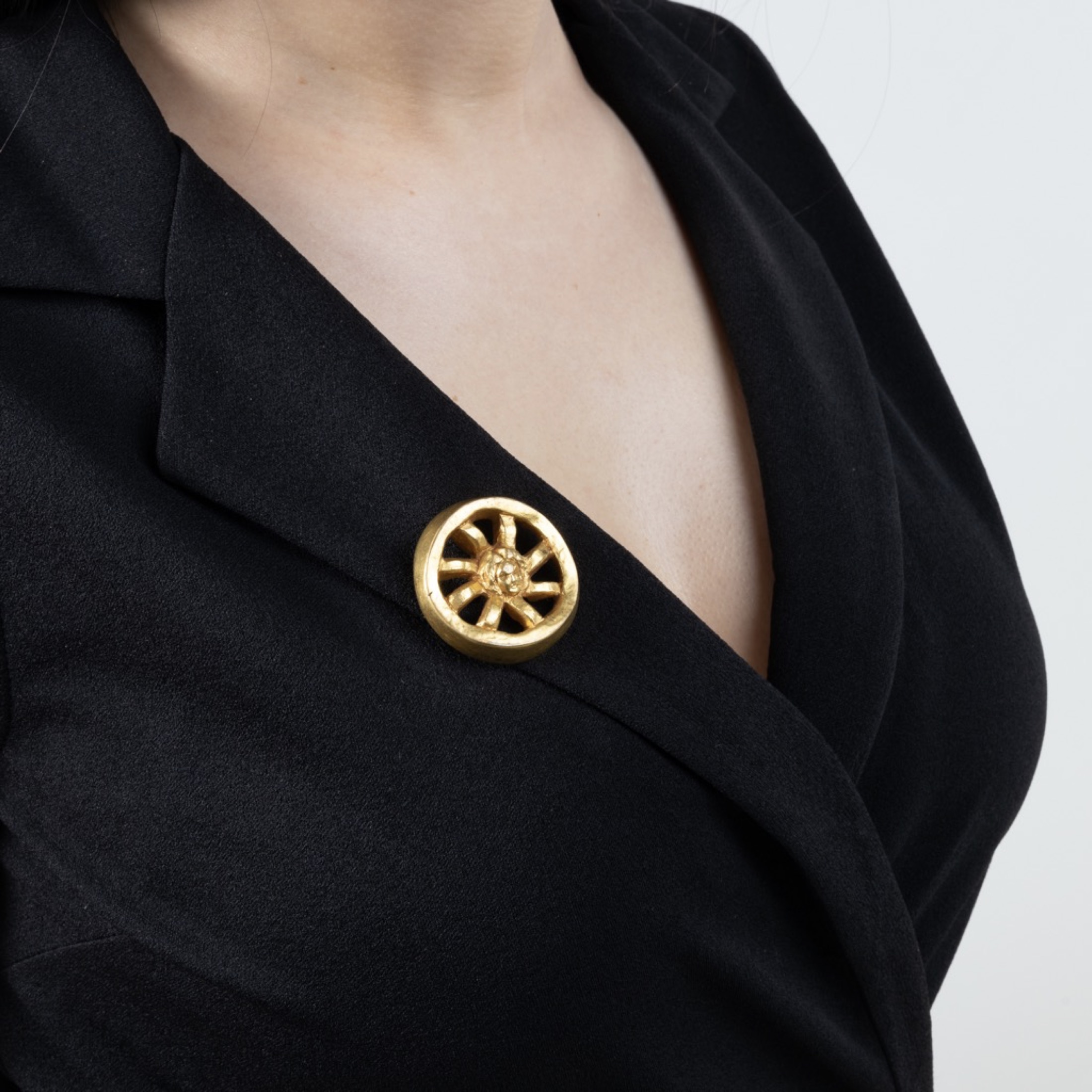 The Wheel of the Sun Line Vautrin brooch - IMG_009