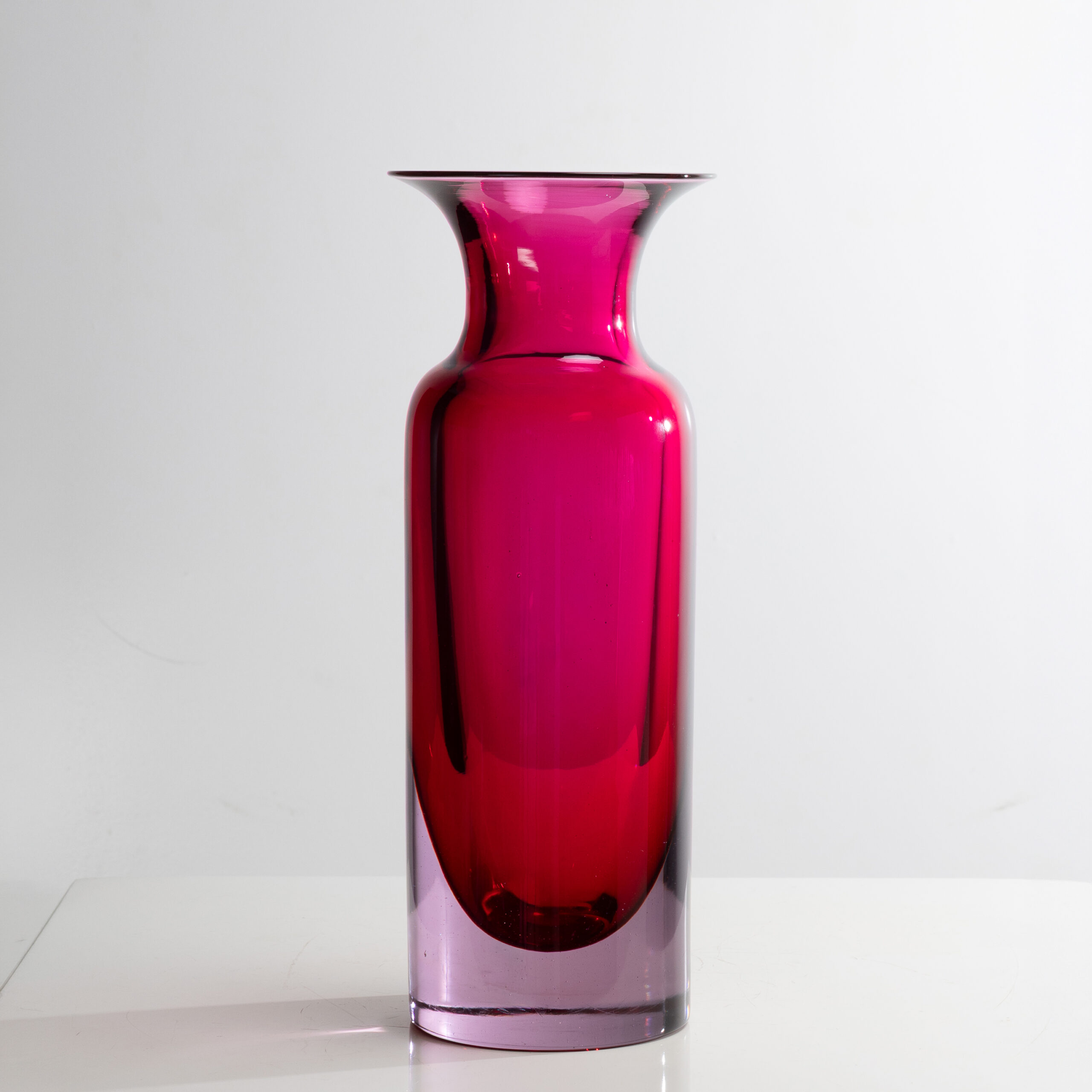 Murano glass vase by Mario Pinzoni